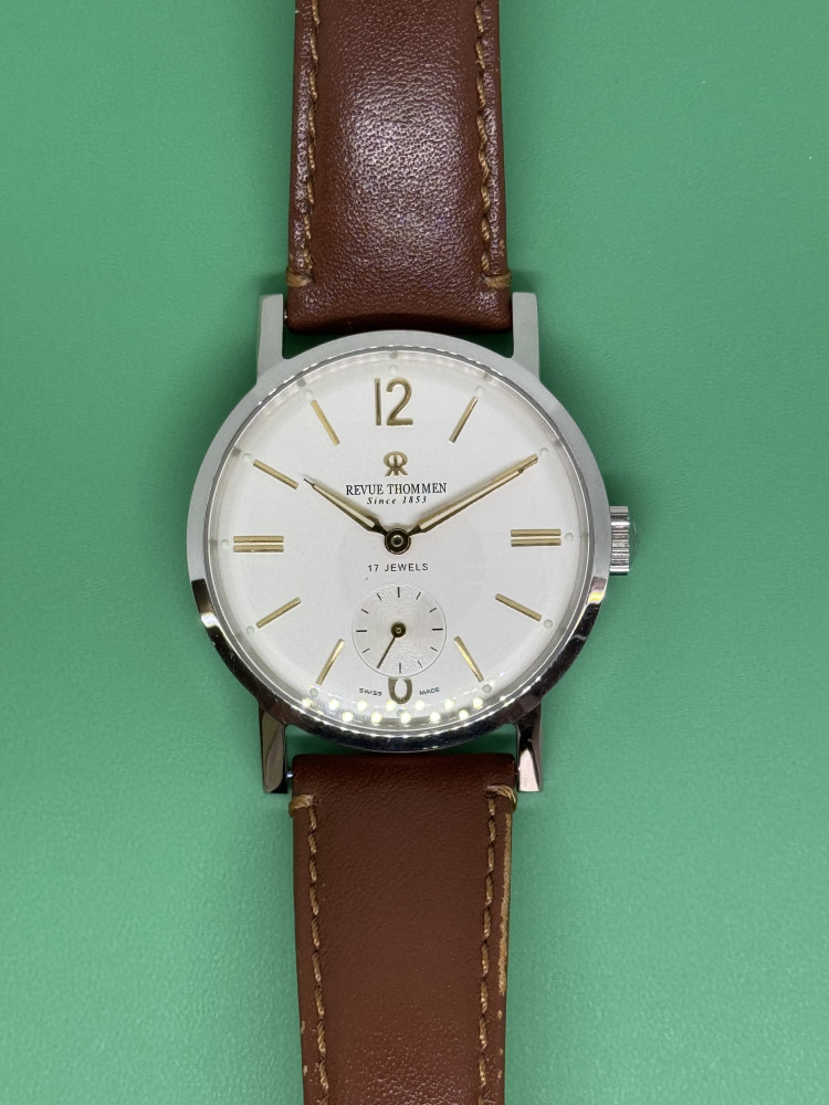 レビュートーメン